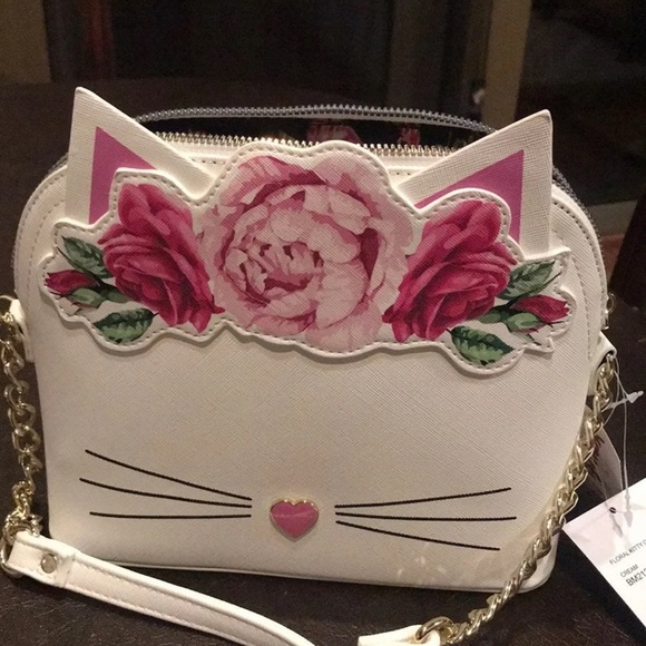 New Betsey Johnson full bloom Satchel cream bag - Picture 5 of 5